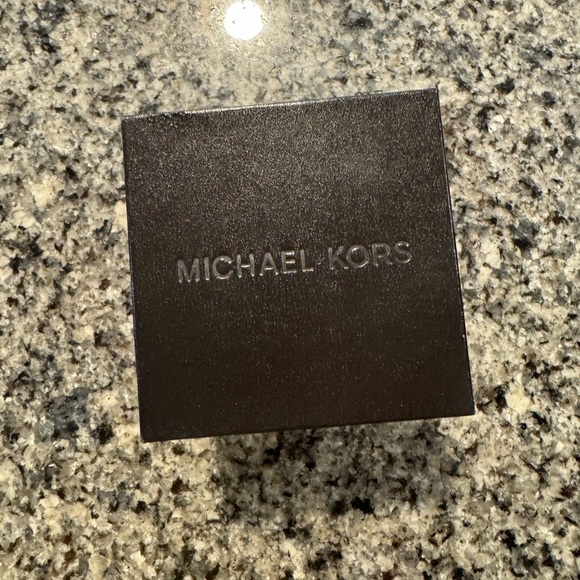 Michael Kors Watch - Picture 3 of 11